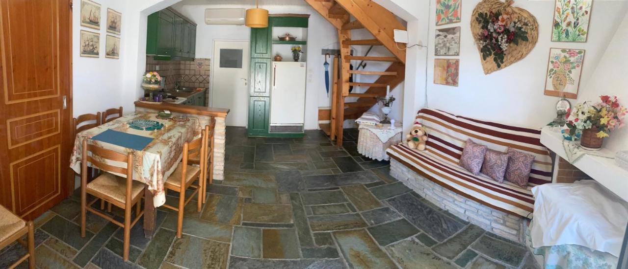 Cosy Maisonette Close To Poros,epidauros,nafplio Taktikoupoli